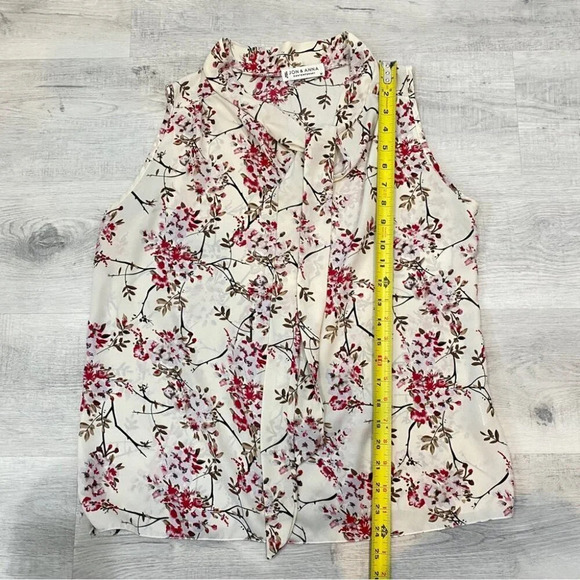 Jon & Anna Sleeveless Blouse with Tie Neck in Cherry Blossom Sakura Print Size M - Picture 14 of 16